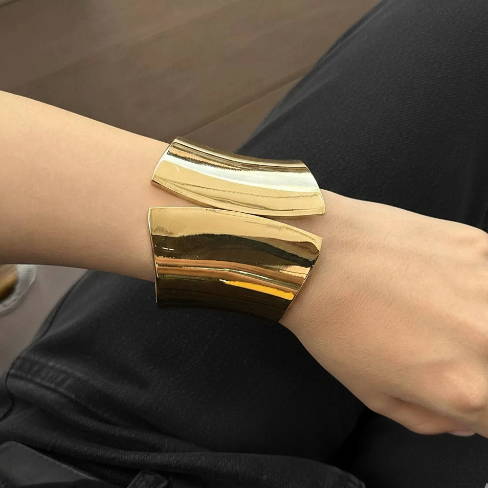 Sculpted Gold Cuff Bangle - Image 2
