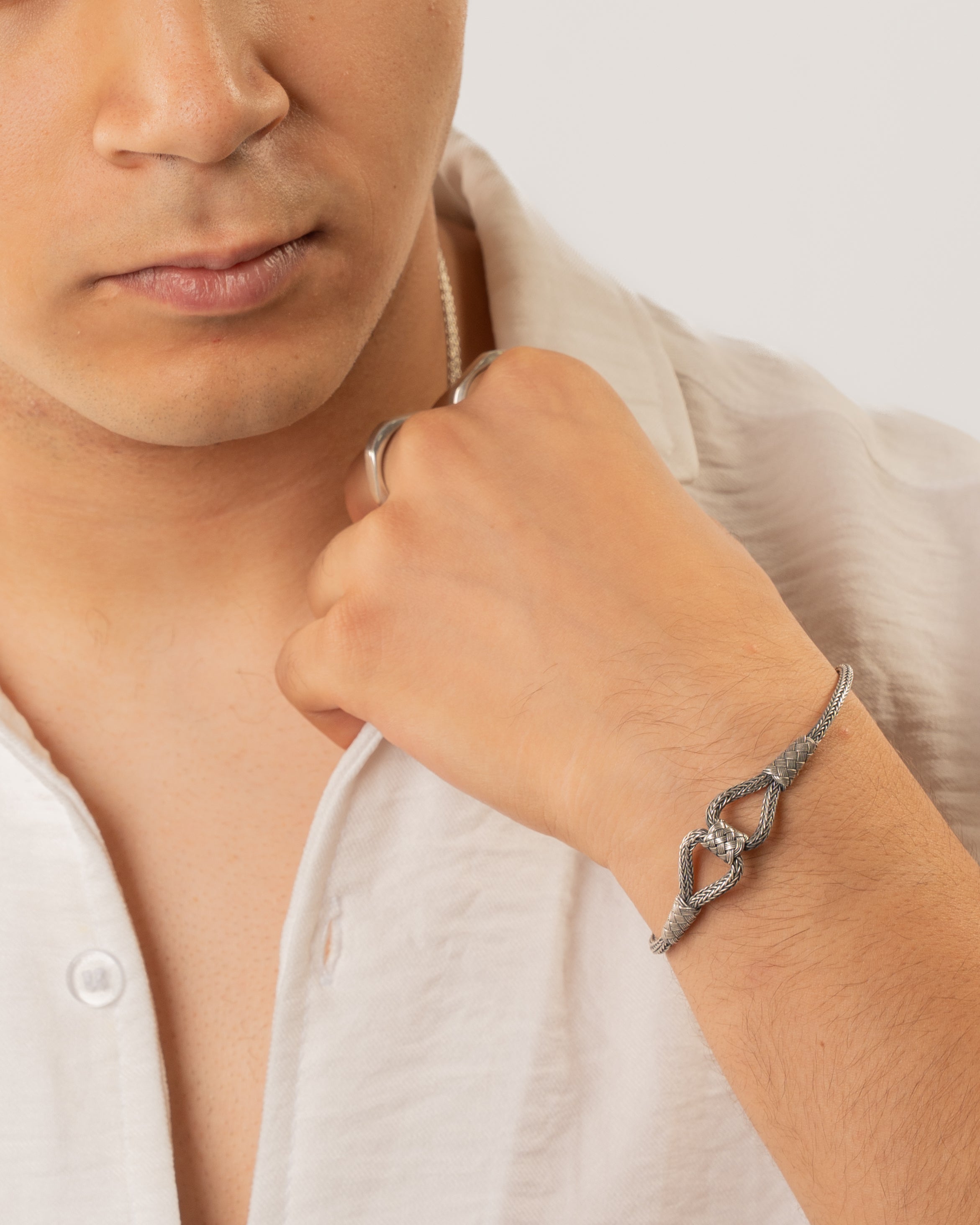 Silver Wheat Chain Bracelet with Interlocking Knot - Image 2