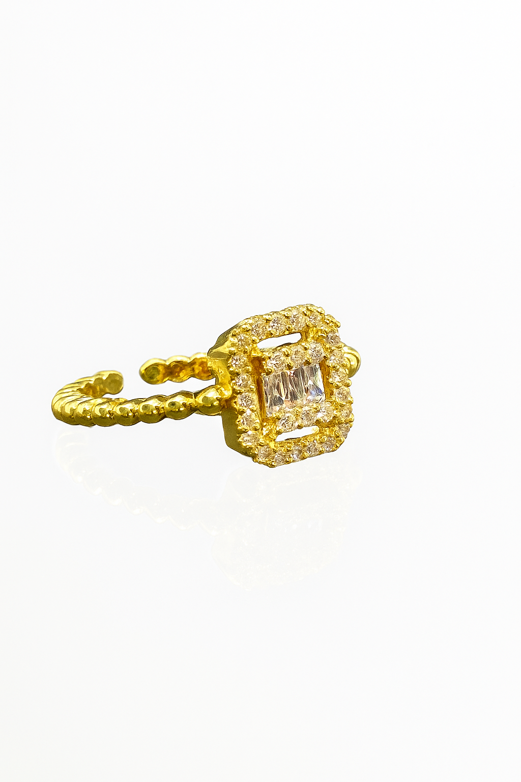 Gold Diamond Ring - Image 2