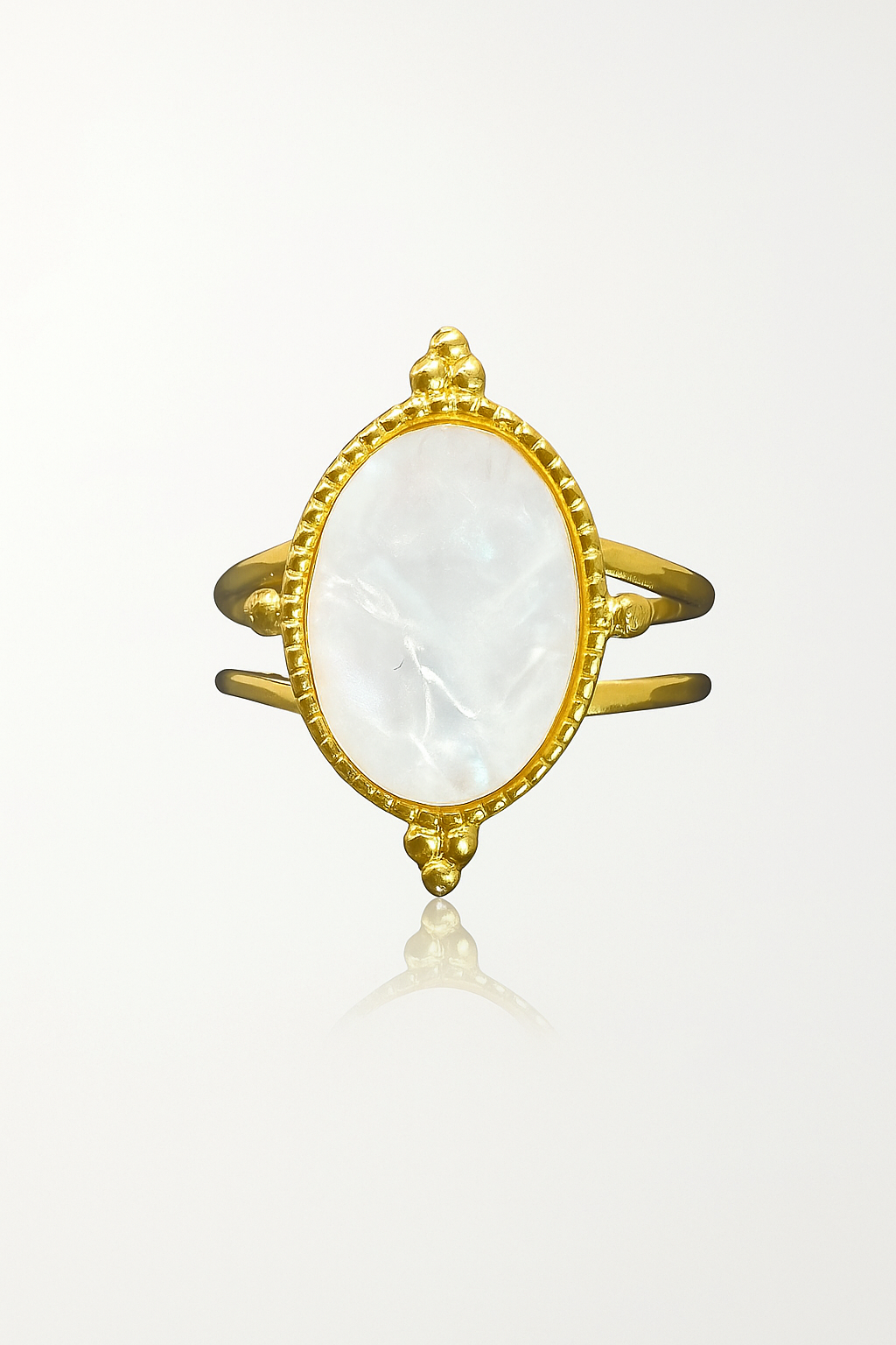 Gold-Finish Oval Mother of Pearl Ring - Image 3